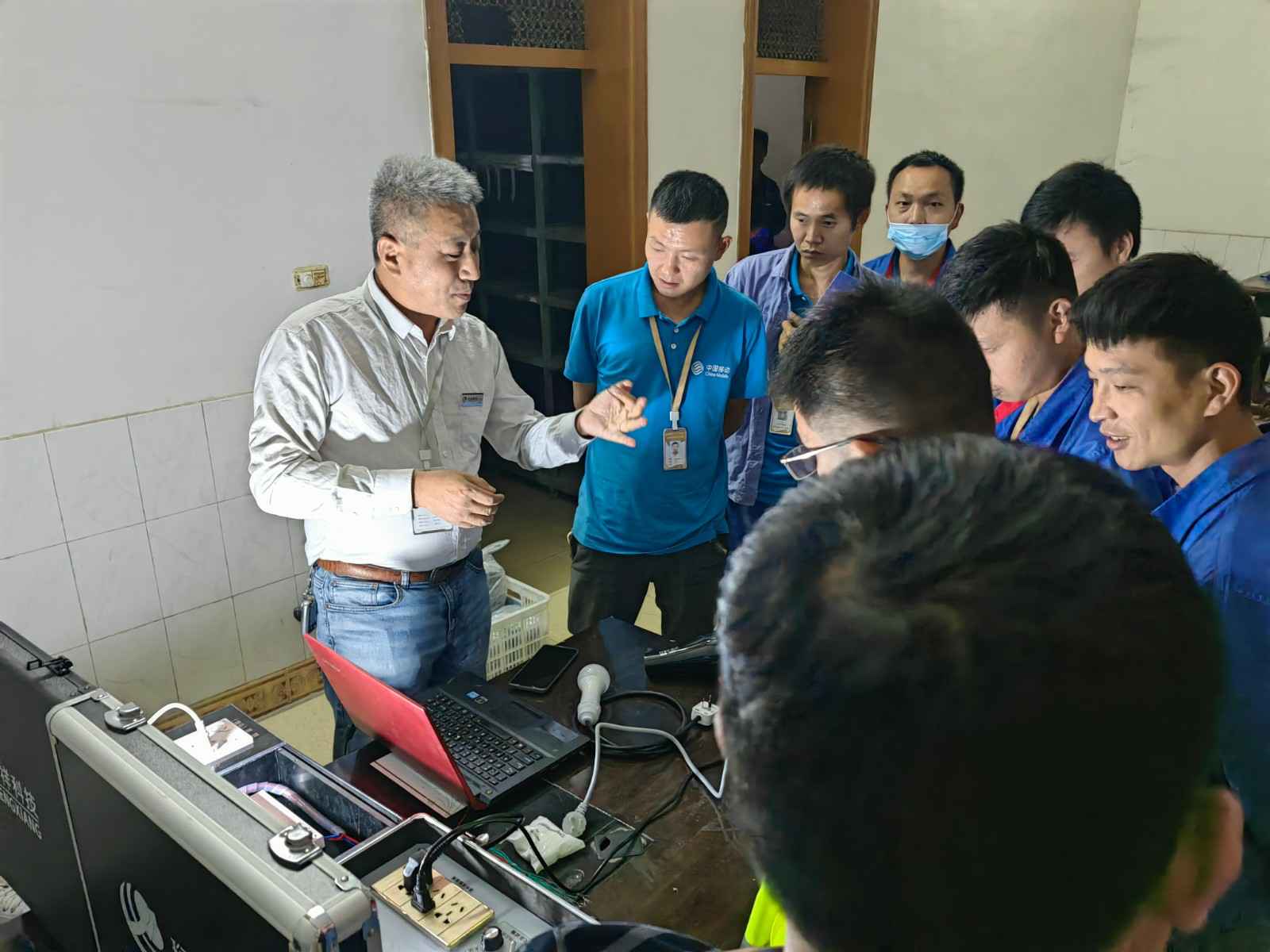 重庆翰林电子合同服务有限公司为中移铁通有限公司安全用电培训