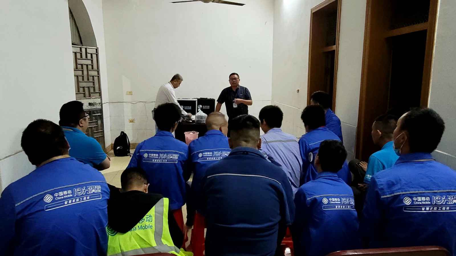 重庆翰林电子合同服务有限公司为中移铁通有限公司安全用电培训